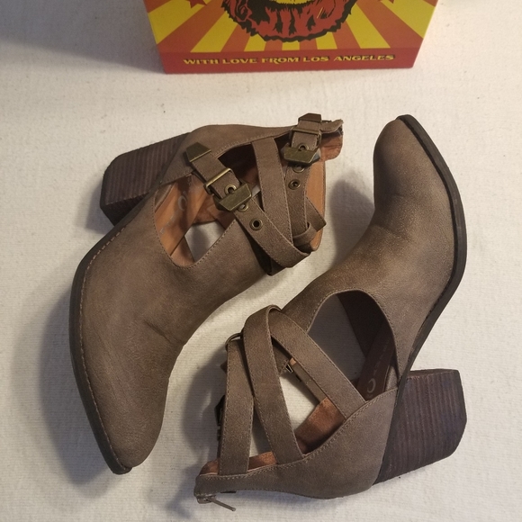 Jeffrey Campbell "Everwell" Boot - Picture 1 of 9